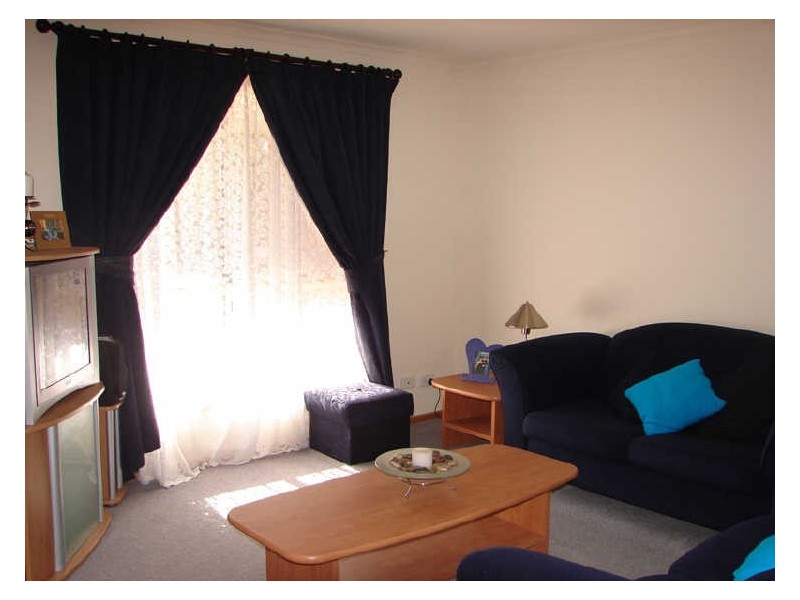 7 Scullin Cres, Hope Valley SA 5090