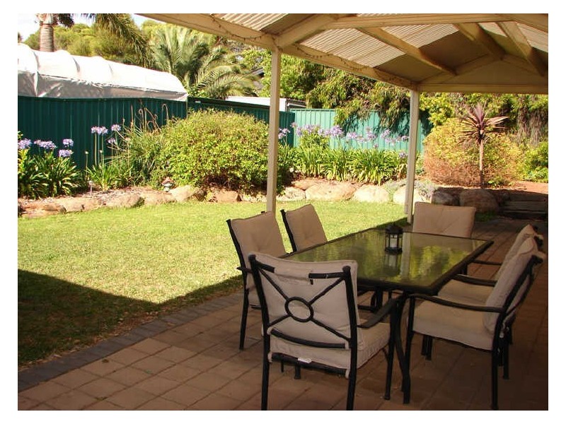 7 Scullin Cres, Hope Valley SA 5090