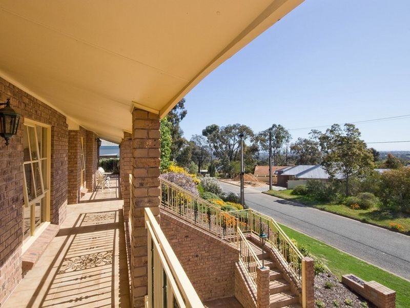 11 Mintanta Drive, Banksia Park SA 5091