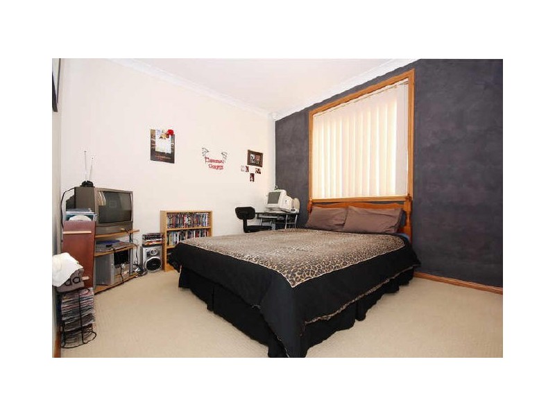 8 Pillie Cres, Mawson Lakes SA 5095