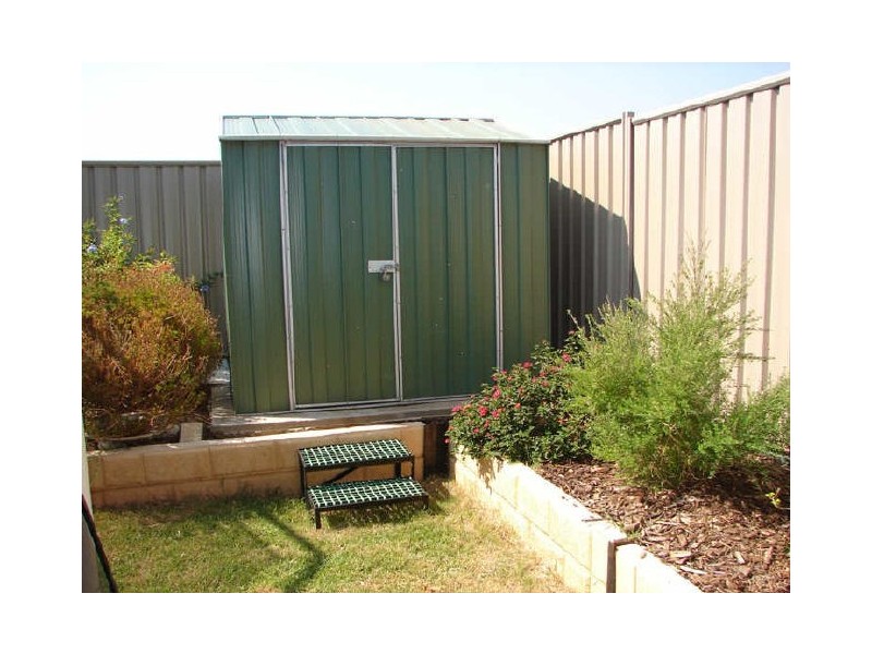 4 Kopoola Cres, Gilles Plains SA 5086