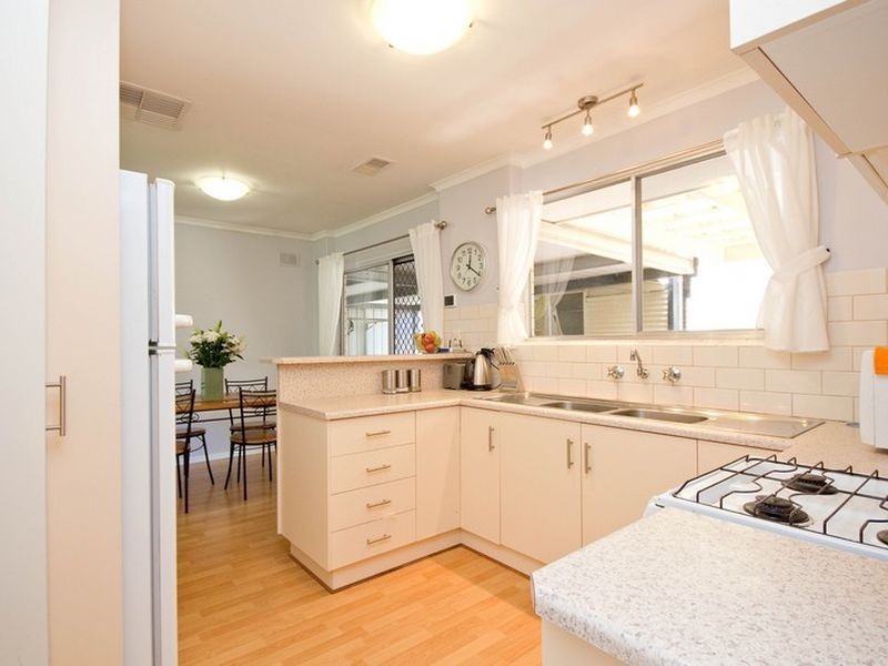 4 Pope Crescent, Hope Valley SA 5090