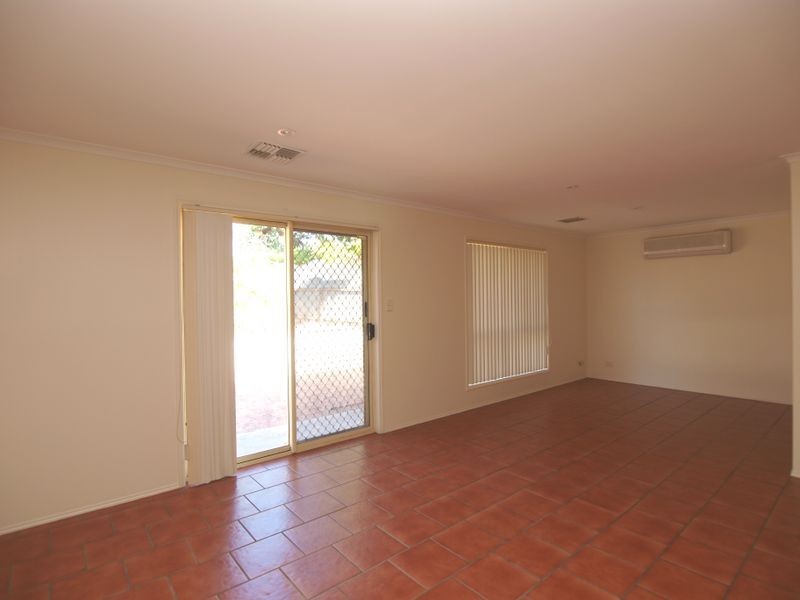 2A Dunmore Street, Blair Athol SA 5084