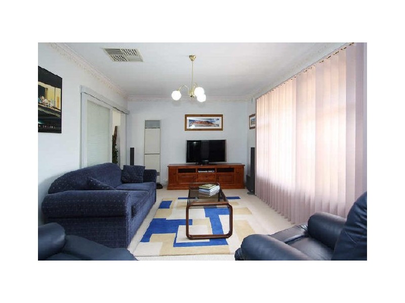 21 Geoffery Ave, Valley View SA 5093