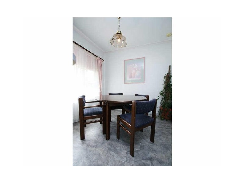 21 Geoffery Ave, Valley View SA 5093