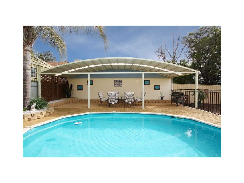 21 Geoffery Ave, Valley View SA 5093