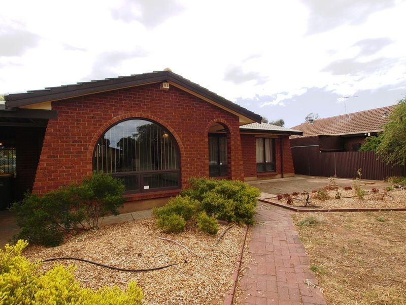 27 Grant Ave, Salisbury Downs SA 5108