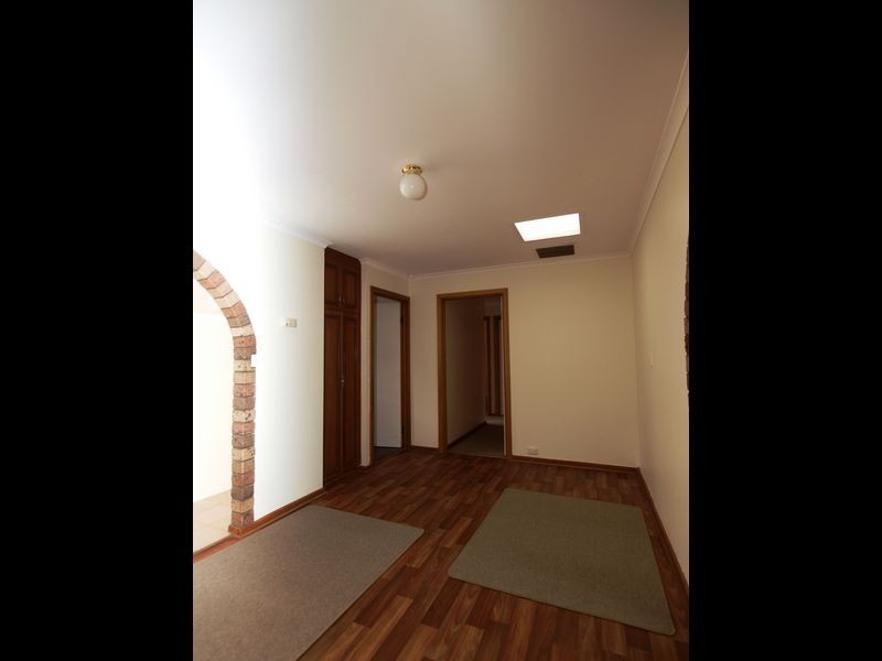 27 Grant Ave, Salisbury Downs SA 5108