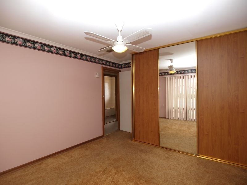 27 Grant Ave, Salisbury Downs SA 5108