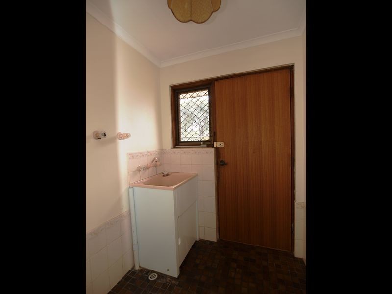 27 Grant Ave, Salisbury Downs SA 5108