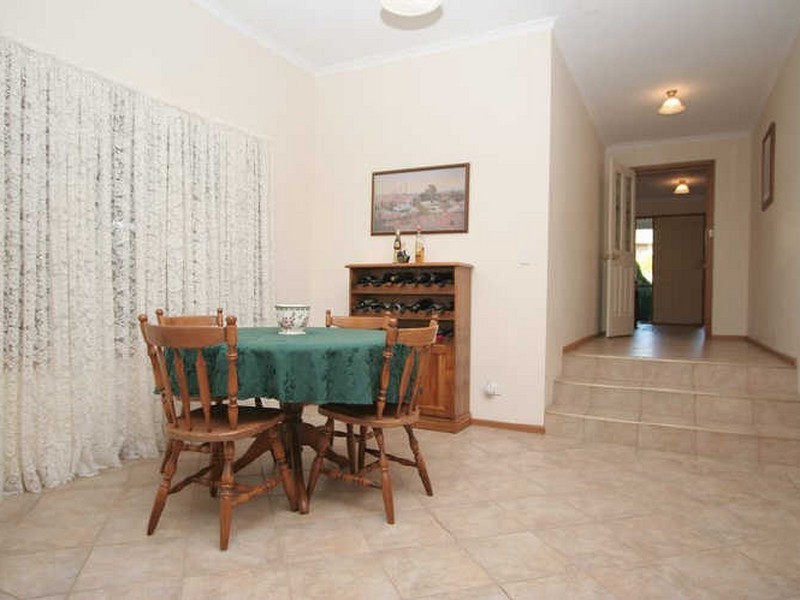 8 Marlborough Close, Hillbank SA 5112