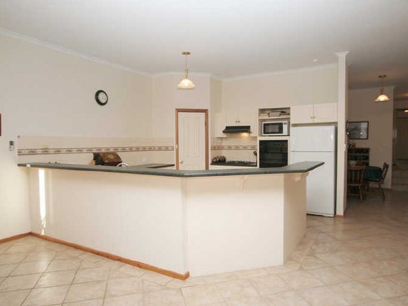 8 Marlborough Close, Hillbank SA 5112