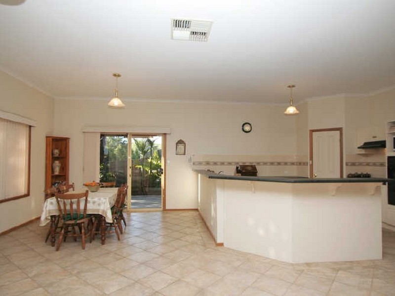 8 Marlborough Close, Hillbank SA 5112