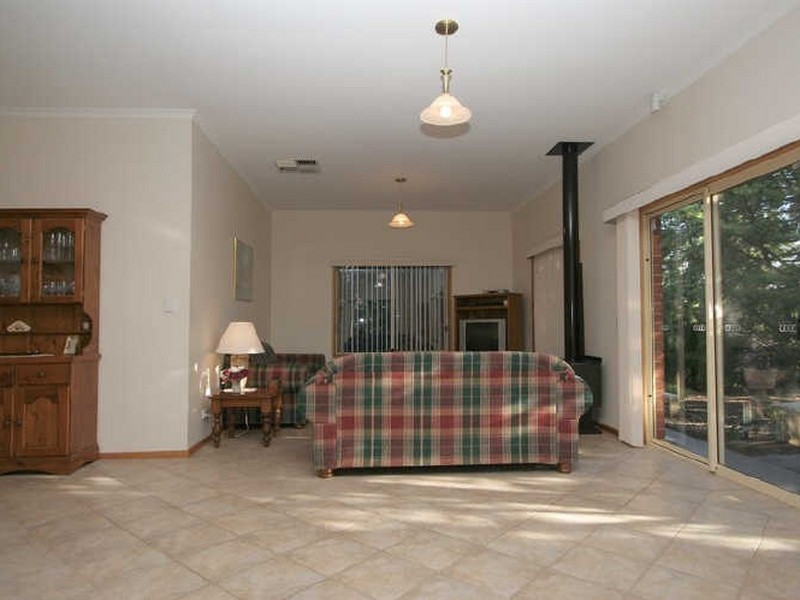 8 Marlborough Close, Hillbank SA 5112