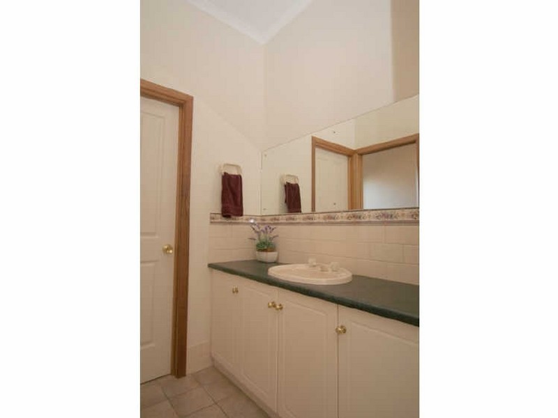 8 Marlborough Close, Hillbank SA 5112