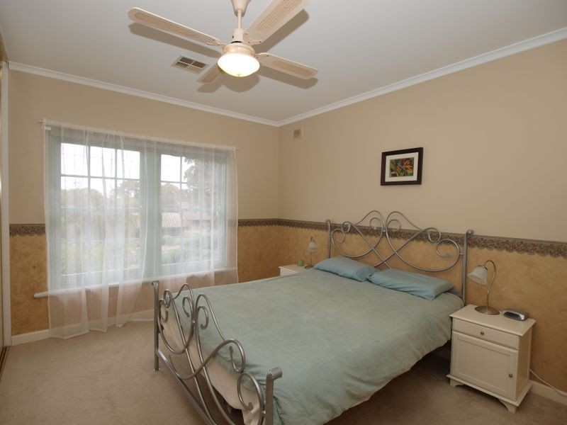 12 Dene Rd, Highbury SA 5089