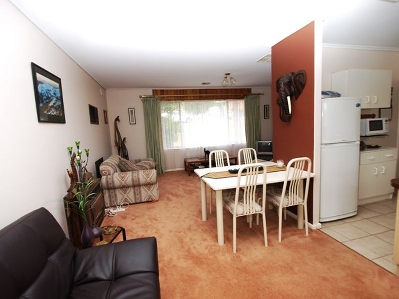 11 Ronald Road, Redwood Park SA 5097