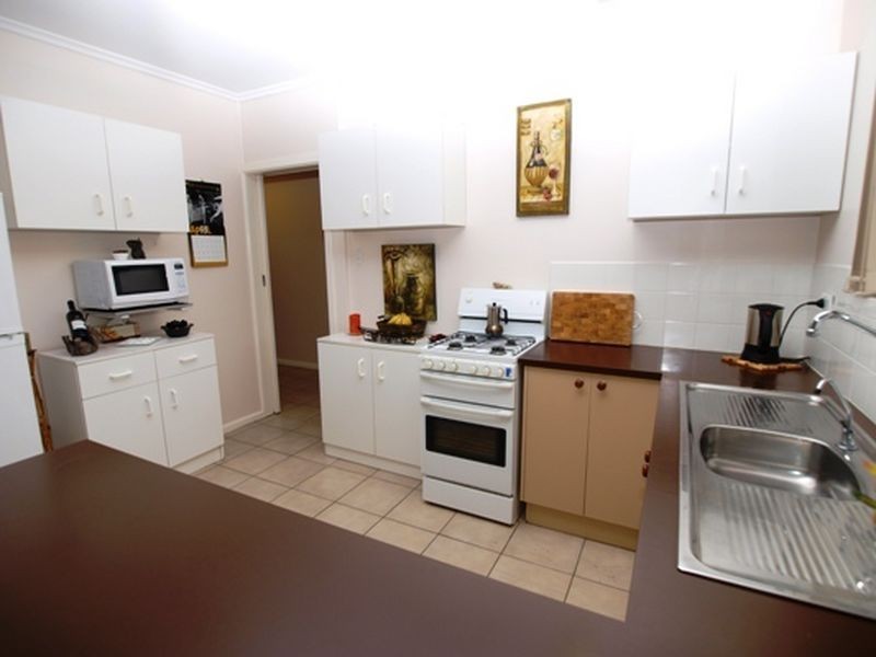 11 Ronald Road, Redwood Park SA 5097