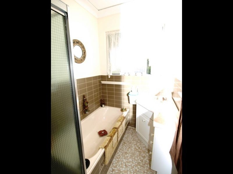 11 Ronald Road, Redwood Park SA 5097