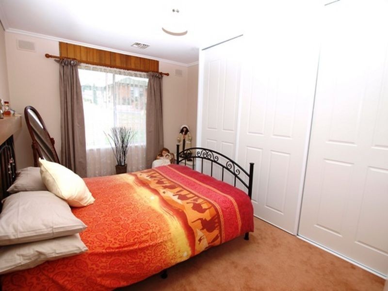 11 Ronald Road, Redwood Park SA 5097