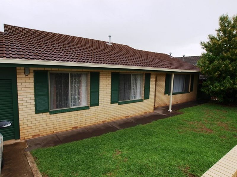 11 Ronald Road, Redwood Park SA 5097