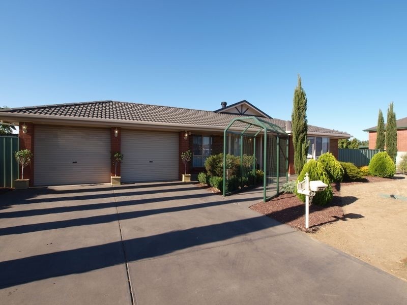 1 Lakeside Drive, Paralowie SA 5108