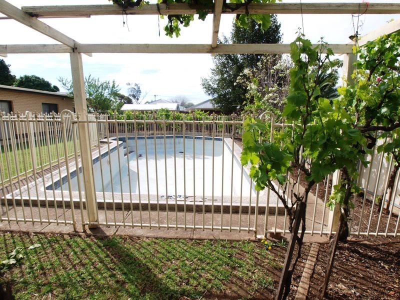 843 Grand Junction Rd, Valley View SA 5093