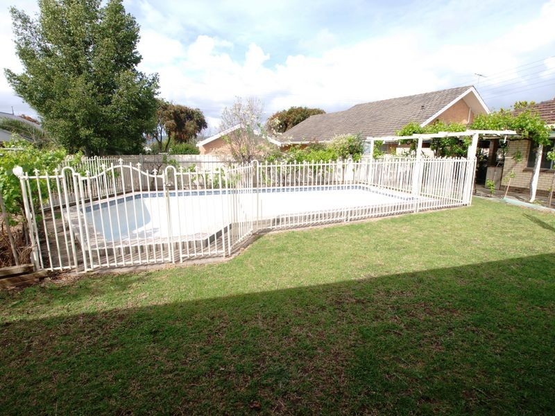 843 Grand Junction Rd, Valley View SA 5093