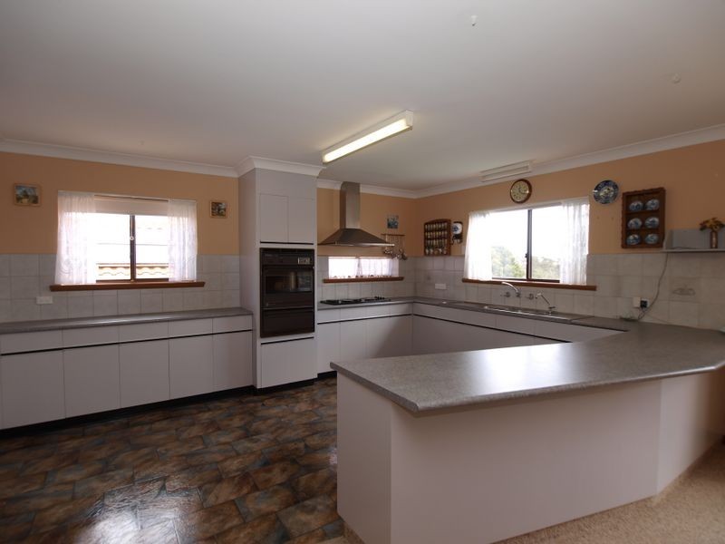 24 Lake View Cres, Highbury SA 5089