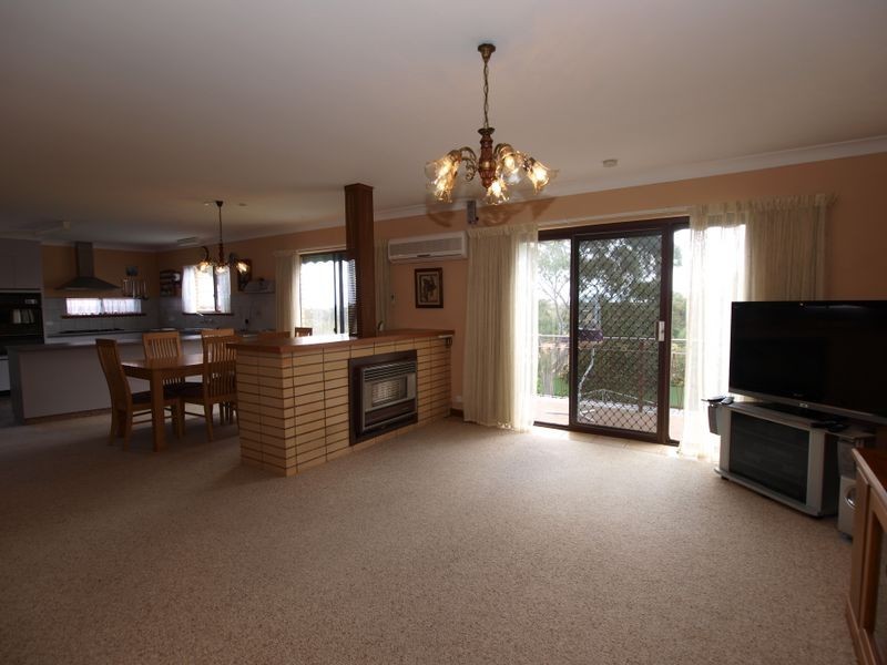 24 Lake View Cres, Highbury SA 5089