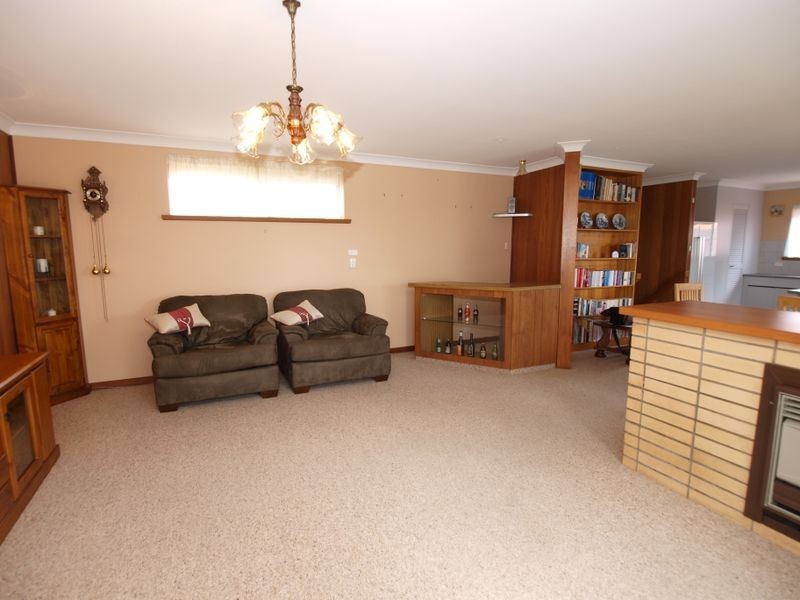 24 Lake View Cres, Highbury SA 5089