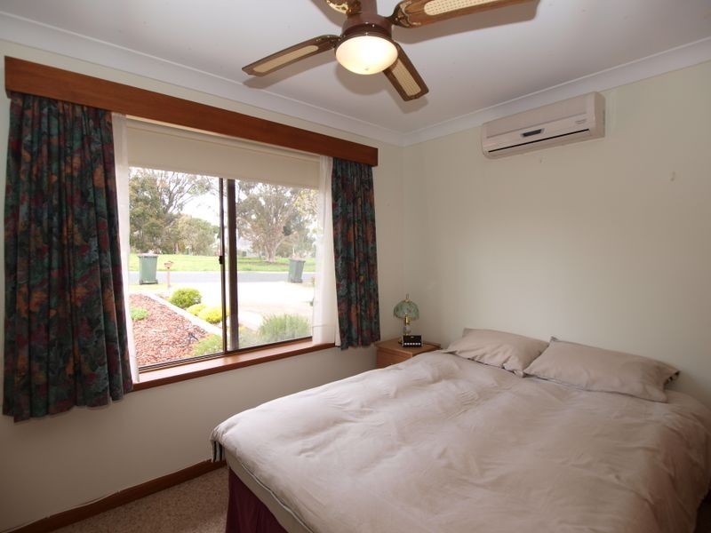 24 Lake View Cres, Highbury SA 5089