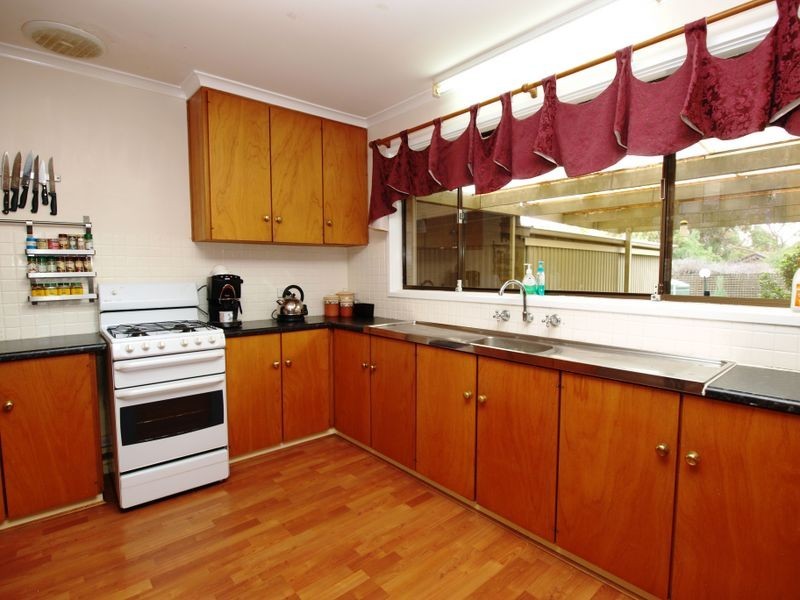 492 Grenfell Rd, Fairview Park SA 5126