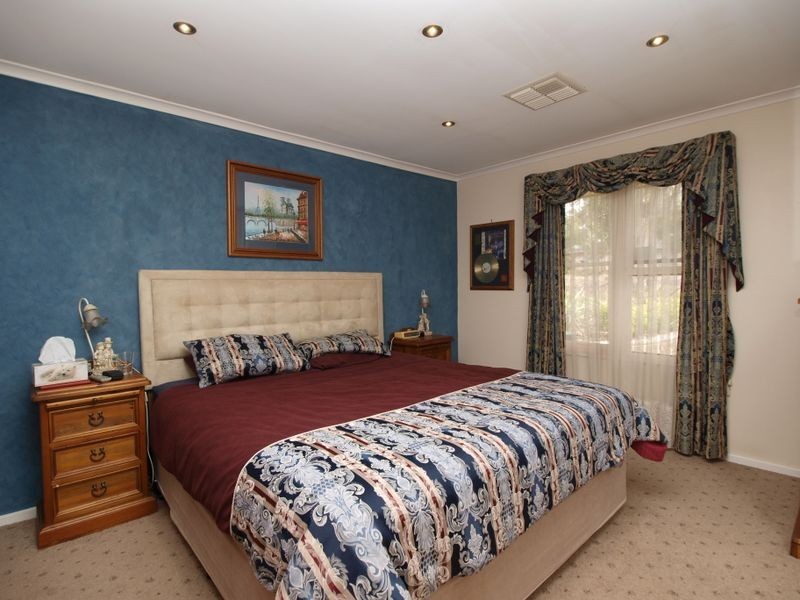 492 Grenfell Rd, Fairview Park SA 5126