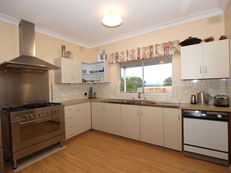 9 Dene Rd, Highbury SA 5089