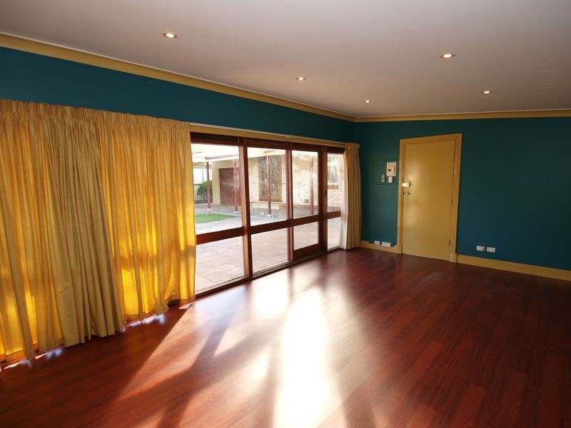 15 Birch Grove, Dernancourt SA 5075