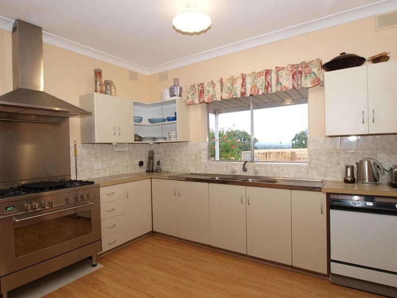 9 Dene Rd, Highbury SA 5089