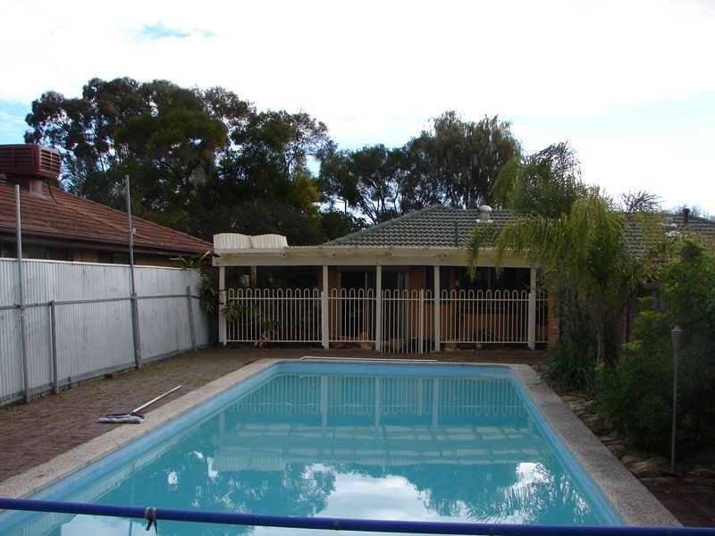 4 Barton Court, St Agnes SA 5097