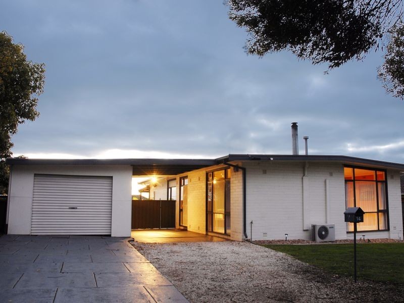 14 Sea View Road, Para Hills SA 5096