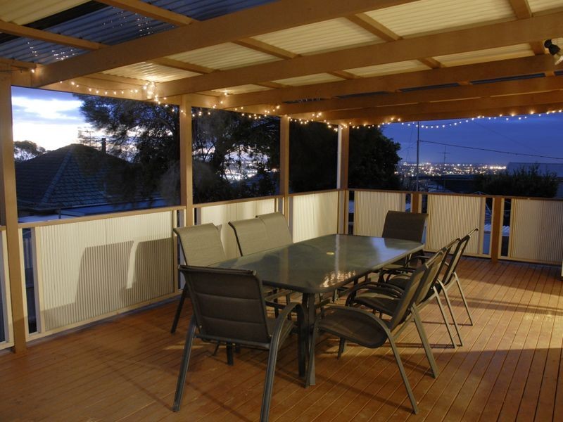 14 Sea View Road, Para Hills SA 5096