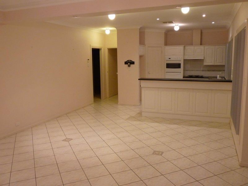 33 Piccadilly Circus, Golden Grove SA 5125