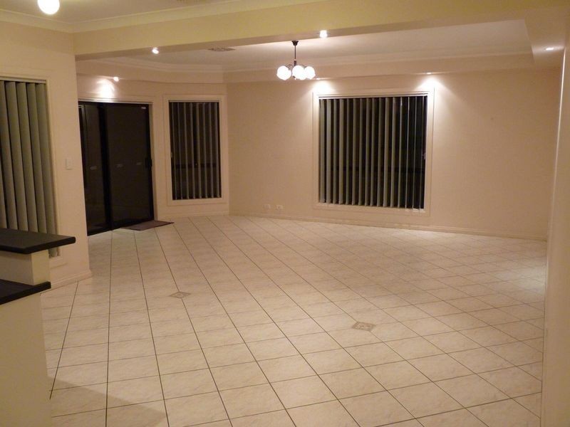 33 Piccadilly Circus, Golden Grove SA 5125