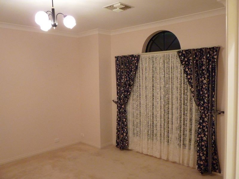 33 Piccadilly Circus, Golden Grove SA 5125