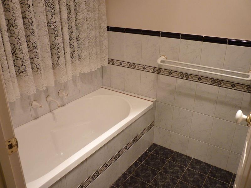 33 Piccadilly Circus, Golden Grove SA 5125