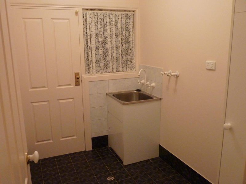 33 Piccadilly Circus, Golden Grove SA 5125