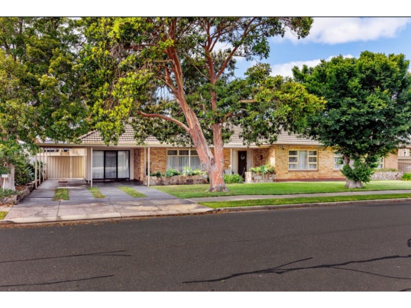 10 Crispian Street, Fulham SA 5024