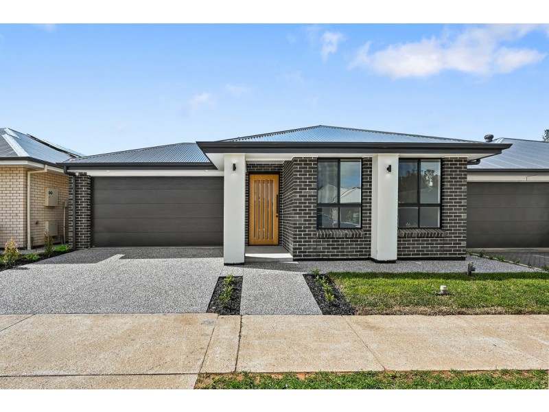 16 Coorong Crescent, Andrews Farm SA 5114
