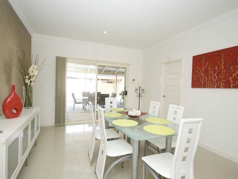 2/1 Seaton Terrace, Seaton SA 5023