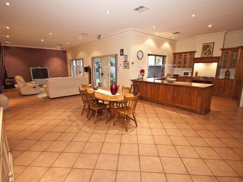 20 Rivett Avenue, Fulham Gardens SA 5024