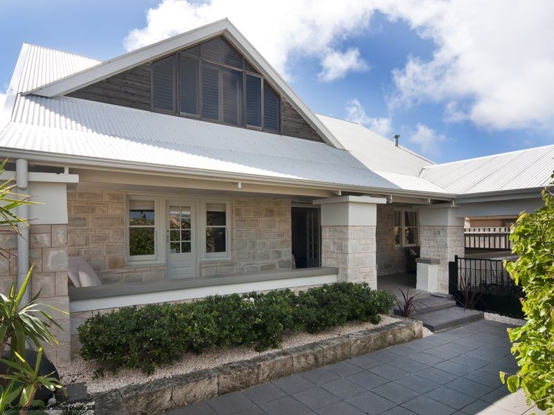 112 Seaview Rd, Tennyson SA 5022